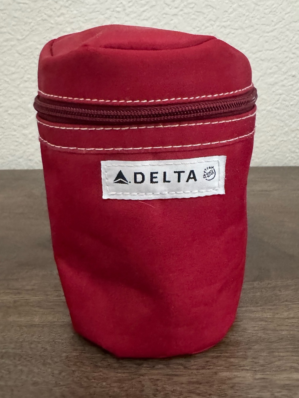 Delta Airlines Vintage Passenger Flight Amenity Kit Zipper Bag